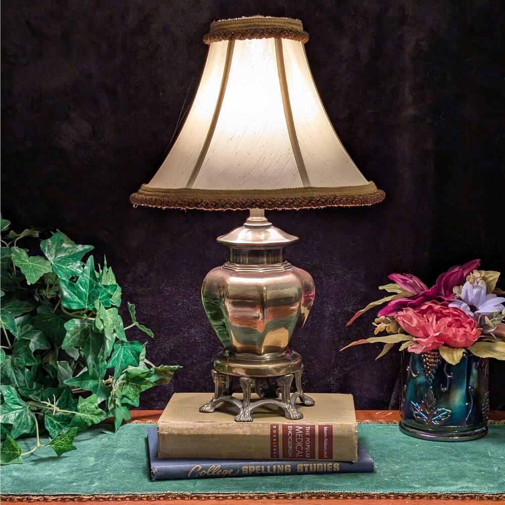 Vintage Solid Brass Octagonal Urn Table Desk Library Lamp Lion Paw Feet w/ Shade
